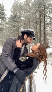 Aalisha Panwar Instagram - Ranjhe ki dil se hai dua ..🖤 .. 

#comingsoon #bts #firstsnow #kashmir #gehrua #chilledvibes