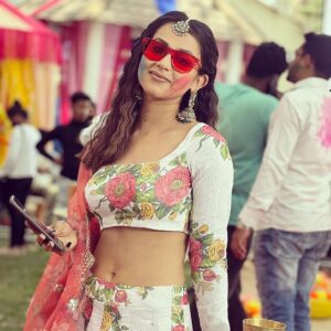 Aanchal Khurana Instagram - Bura maano achaa maano ya kuch mat maano, HAPPY HOLI hai

.

.

.

.

#holi #2022 #thankyougod #iamblessed #magic #badeachhelagtehain2 #balh2 #brinda #aanchalkhurana #staysafe