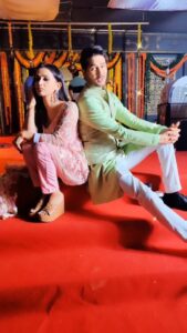 Aanchal Khurana Instagram - Hey rahul, pyar dosti hai @pranavmisshra 
So good to have you 🤗

.

.

.

#oldschool #kuchkuchhotahai #friendshipgoals #reelsinstagram #reelitfeelit #instagood #balh2 #badeacchelagtehain2