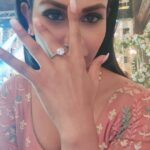 Aanchal Khurana Instagram - I enjoy myself at work. I am naturally motivated. I am admired and many people acknowledge my efforts. Thankyou 💕 . . . . . #iamlove #iamashinningstar #affirmations #focusandfantastic #positivevibes #iamenough #iampositive #productive #iattractabundance #energy #icandoeverythingiwant #mymindcanmakewishescometrue #healing #healthy #wealthy #grateful #gratitudeeveryday #iambold #wellgroomed #brinda #aanchalkhurana #balh2 #iamconstantlylearning