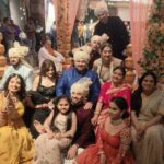 Aanchal Khurana Instagram - Kyuki, Bade acche lagte hai 🤍