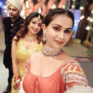 Aanchal Khurana Instagram - Shaadi mei zaroor aana free ka khaana kha k jaana 🤌❣️