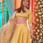 Aanchal Khurana Instagram - In search for balmaa 🫶💛 . . . . #brinda #balh2 #badeacchelagtehain #yellow #mehendi #aanchalkhurana #actorslife #instamood