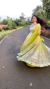 Aashka Goradia Instagram - Feeling 💚 in @gopivaiddesigns 
.
.
.
.
Jewellery @aquamarine_jewellery 
Styling @__snehasharma___