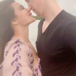 Aashka Goradia Instagram - @ibrentgoble ❤️ Love is on the boat 🛥 . . . . . #happythanksgivng #love #grateful #thanksgiving #loveisloveislove #kisses
