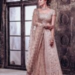 Aashka Goradia Instagram - Happy Diwali 🪔 . . . . . PS - @vijayjain_vj again please! 🤗❤️