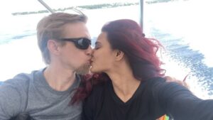 Aashka Goradia Instagram - What a special day today,  it’s your birthday!!! Your day!! 
I love you B @ibrentgoble 
My whole world and my whole heart! 
.
.
.
Prayers and wishes, shiny stars and the moon, morning sun and cold waters….all you.. I loveeeeeee youuuuuu crazyyyyy 1.2.3.4.5 and so on…