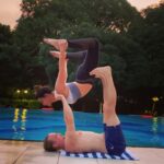Aashka Goradia Instagram – I get to fly when he is around… ✨
@ibrentgoble 
Simply being. 
.
.
.
.
.
.
.
#acroyoga #yoga #yogaforlife #ashtanga #hatha #yogaonline #yogashala #staycation #poolside