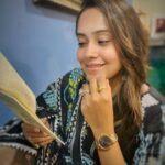 Aasiya Kazi Instagram - Celebrate this Black Friday with @danielwellington and get up to 50% discount on plenty of items, limited availability and dont miss out on their 48h deals 😱🖤 Add my discount code AASIYA to save another 15% off on your purchase 😍 Offer valid till stock lasts 🎁 Brand Collab @dharmishthadagia #danielwellington #ad