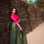 Aasiya Kazi Instagram - Find Comfort in Chaos… Photographer:- @jaysingal_ Stylist:- @yashasvisingh19 Hair:- @meenakshikolvankar Make up:- @suryakant_makeup_artist