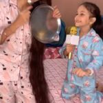 Aasiya Kazi Instagram - 🎙👻 #niece #niecelove❤️ #instagram #instareels #trending #trend
