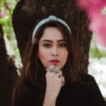 Aasiya Kazi Instagram - 💍🤩 Photographer:- @jaysingal_ Make up :- @suryakant_makeup_artist Hair :- @meenakshikolvankar Styled by:- @yashasvisingh19 Wearing:- @westsidestores Ring :- @accessorize_with_us Footwear:- @bata.india Stylist Association :- @dharmishthadagia