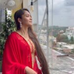 Aasiya Kazi Instagram – It’s ok to be a lil obsessed with your hair 🥰

#longhair #love #indian #indiandress #red #instalike #reelitfeelit #reels