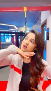 Adaa Khan Instagram - Pushpa ko jhuka diya 🤣🥺!
.
.
#feelkaroreelkaro #feelitreelit #reeling #reelsgram #reelitfeelit #pushpa #comedy #gym #comic #adaakhan
📍 @ufcgymbandra 
  @keithalmeida1