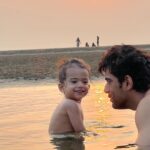 Addite Shirwaikar Malik Instagram - Beach Beach Beach.. Take me back Mimi 😍 #reelsinstagram