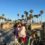Aditi Bhatia Instagram - beach day with my new bff @bhatia_bina 🙉 Venice