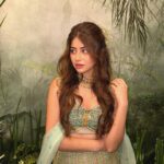 Aditi Bhatia Instagram - lately i only attend weddings and cry 🥹 Styled by: @stylebysugandhasood × @teamsugandhasood Assisted by: @styleitupwithmicheala × @vibhutistyles Outfit: @kiasacouture Jewelry: Neckpiece: @kushalsfashionjewellery Earrings: @rubans.in @oakpinionpr The Taj Mahal Palace, Mumbai