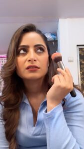 Aishwarya Sharma Bhatt Instagram - When I am angry and he asks for a smile 😂😂😂

#aishwaryasharma #funnyreels #instatrending #haskedikha #reelitfeelit #keepsmiling
