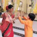 Aishwarya Sharma Bhatt Instagram - Aishwarya & Tanmay ❤️ and these random rhymes added in “aao Mina” by @vihansometimes are funny 😂 #aishwaryasharma #tanmayrishi #offscreen #pakhi #vinu #patralekha #vinayak #bts #ghumhaikisikeypyaarmeiin #funnyreels #videooftheday #stayhappy