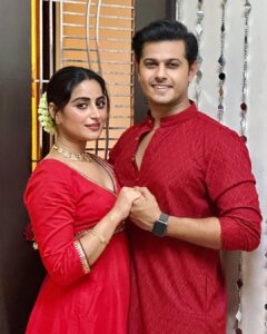 Aishwarya Sharma Bhatt Instagram - Our First Diwali 🪔❤️🙏🏻 Happy Diwali🙏🏻 & Happy New Year 🥳 

Wearing @lavanyathelabel 
PR @issavibe_pr 

#diwali2022 #happynewyear #neilkiaish #couplegoals #stayhappy #stayhealthy