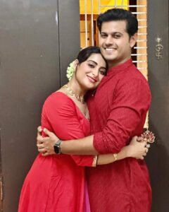 Aishwarya Sharma Bhatt Instagram - Our First Diwali 🪔❤️🙏🏻 Happy Diwali🙏🏻 & Happy New Year 🥳 

Wearing @lavanyathelabel 
PR @issavibe_pr 

#diwali2022 #happynewyear #neilkiaish #couplegoals #stayhappy #stayhealthy