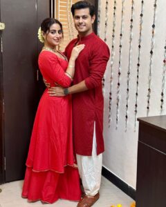 Aishwarya Sharma Bhatt Instagram - Our First Diwali 🪔❤️🙏🏻 Happy Diwali🙏🏻 & Happy New Year 🥳 

Wearing @lavanyathelabel 
PR @issavibe_pr 

#diwali2022 #happynewyear #neilkiaish #couplegoals #stayhappy #stayhealthy