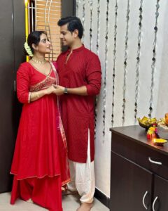 Aishwarya Sharma Bhatt Instagram - Our First Diwali 🪔❤️🙏🏻 Happy Diwali🙏🏻 & Happy New Year 🥳 

Wearing @lavanyathelabel 
PR @issavibe_pr 

#diwali2022 #happynewyear #neilkiaish #couplegoals #stayhappy #stayhealthy