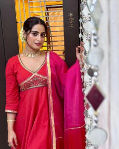 Aishwarya Sharma Bhatt Instagram - Our First Diwali 🪔❤️🙏🏻 Happy Diwali🙏🏻 & Happy New Year 🥳 

Wearing @lavanyathelabel 
PR @issavibe_pr 

#diwali2022 #happynewyear #neilkiaish #couplegoals #stayhappy #stayhealthy