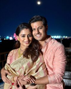 Aishwarya Sharma Bhatt Instagram - Karwa Chauth ❤️ 
I have got the best Husband love you so much bubu @bhatt_neil 😘🤗❤️
Thankyou so much Mutter @sunitabhatt47 for everything love you ..you are the best😘🤗😇

Wearing @womaste.ethnic 
Styling @styling.your.soul 
Makeup @drama_queen8399 
Hair - @zeenat_az 

#karwachauth2022 #firstkarwachauth #neilkiaish #couplegoals
