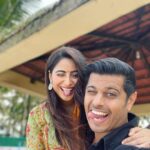 Aishwarya Sharma Bhatt Instagram - Goofballs 🤪🤣 #picturesoftheday #couplegoals #aishwaryasharma #neilbhatt #bts #ghumhaikisikeypyaarmeiin #stayhappy