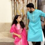 Aishwarya Sharma Bhatt Instagram - It’s a sibling thing 😂😂😂 @pranjal.sharma312 @aryanshhhhh @manassharma17 #siblings #cousins #funnyreels #reelitfeelit #bahotjagahhai #happykrishnajanmashtami #trendingreels #trending #lol