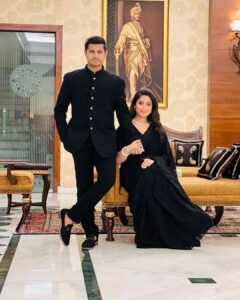 Aishwarya Sharma Bhatt Instagram - Stay tuned 😇🧿🪬🤞🏻

#newproject #aishwaryasharma #neilbhatt #staytuned #neilkiaish #couplegoals #stayhappy