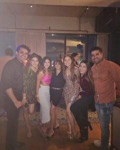 Alice Kaushik Instagram - It was a happy happy birthday. What a night. Nothing but love in the air. I love each and every person who made it possible. Thank you. You are all rockstars.
❤️❤️❤️❤️❤️❤️❤️

Location : @mannrangi couldn’t have found a better vibe for my birthday. You guys were lovely ❤️💖
