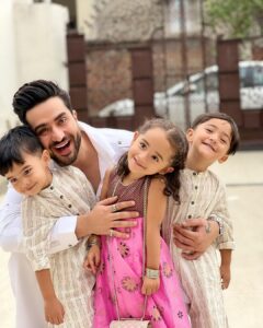 Aly Goni Instagram - Eid Mubarak 🌙 to you and your family ❤️