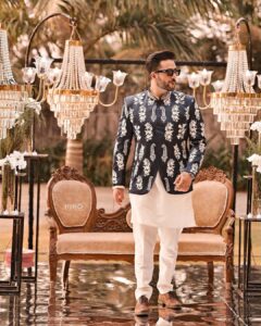 Aly Goni Instagram - ✨✨

styledby: @stylebysugandhasood @teamsugandhasood
Outfitby: @emperiorbyarunsolanki
@arunsolankiofficial 
📸 @studiophotopalace
