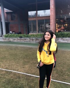 Ananya Agarwal Instagram - just be your own unique beautiful self💞💞

 #throwback #throwbacktuesday #positivevibes