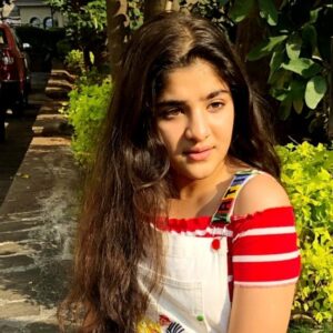 Ananya Agarwal Instagram - morning musings
#sunkissed #instagood