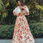 Aneri Vajani Instagram - 💫 Outfit : @shraddharambhia_official Jewelry- @kharikajai @viralmantra MUA :- @sahil_anand_arora Styled :- @priyavajani #anerivajani #holidayseason #weddingseason #explore #december