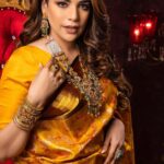 Anjum Fakih Instagram - NAVRATRI:- DAY 4 featuring @nzoomfakih as the Modern Indian Goddess where she represents the color YELLOW 💛 . Shoot Concept & Designed By:- @nehaadhvikmahajan @bridalsbynam . 💄MUA , Hair & Styling :- @nehaadhvikmahajan . 🥻Saree :- @kankatala_ . 💍Jewelery :- @pooja_diamond . Makeup :- @maybelline . Managed By :- @allboutcommunication . 🎥:- @abhay_r_kirti #anjoomfakih #srishti #kundalibhagya #makeup #ootd #nehaadhvikmahajan #makeupbyme💄 #nammakeovers #bride #to #be #bridal #look #bridalmakeupartist #destinationweddingmakeupartist #weddingmakeup #hair #hairstyling #nammakeovers #bollywood #television #makeupartist #mumbai #traveller #all #over #the #globe