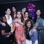 Anjum Fakih Instagram - Few from the night #fambam . Styled by @nehaadhvikmahajan Hair @chirlarajeswari Decor @dadreamcatchers @khanujapriyanka 📸 @aashishkambliphotography Hospitality @sushantgjabare @maddyamethhyystofficial Amethhyyst
