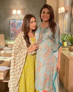 Anjum Fakih Instagram - Priya and Maitri ❤️
#badeacchelagtehain2