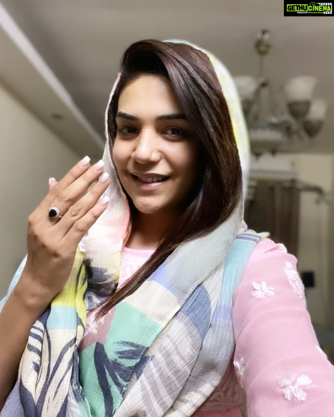 Actress Anjum Fakih HD Photos And Wallpapers April 2022 - Gethu Cinema