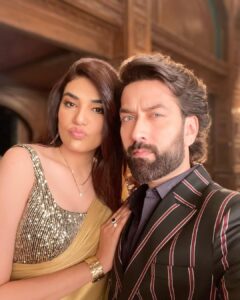 Anjum Fakih Instagram - @nakuulmehta you promised me that you will suggest a good caption for this post & then you got busy ! Jeeju ho to aise 🤪🤗 
#badeacchelagtehain2 #ramjeeju #maitri