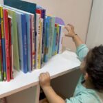 Ankita Bhargava Patel Instagram - Books have always been an integral part of our night time routine! 📚📖 Painting before going to bed is a new addition to the routine now ! 🎨🖌 P.S Mehr makes a choice and gets me the books she wants to read before sleeping every night !