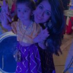 Ankita Bhargava Patel Instagram - She held my hand steady through out cos I held herz too! The Circle Of Love 💜💚 #mehendinight #herfirsthenna #rabbdimehr