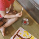 Ankita Bhargava Patel Instagram – Q-tips and Sponge painting today !

We spoke about tree trunks and branches and leaves!
And thats when Mehr said, Some leaves have fallen down too Mamma 😍

Oh How I Love Their Amazing Minds ❤️

#rabbdimehr