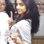 Ann Sheetal Instagram - Film School Days… Once upon a time in Mumbai 🤪😜😝 #PraisebetomyGod Life is for living, live it to the fullest 🥰 #throwback #memories #fun #ladkibeautiful #reels #happy #dance #kapoorandsons