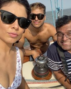 Anurita Jha Instagram - Photo dump ..
Throwback to some fun bts 
With @raj35mm @adnanfarouk_ 
.
.
.
.
.
.
.
#shoot #shootmode