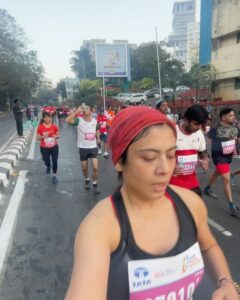 Anurita Jha Instagram - My first half @tatamummarathon 
What i talk about when i talk about running…
Last one year i have changed a lot..
I have gravitated towards doing things that makes my inner self happy.
Like Hiking Himalayan mountains, cycling and especially running.
 All these activities are very inspiring when u see someone else doing it…
But to get down and actually do them needs a lot of discipline and focus ..
Which means not attending most of the parties i was invited to( I’m an outcast &loner anyway) and valuing the food that goes in the body and sleeping on time( most important )
It has given me more emotional and mental stability, and disconnecting with the pain and negative thoughts at will ( even if partially) 
I could do all this cause i love it.
Do things u love and u’ll keep doing them…

Don’t get misguided by what everyone else is doing on social media.. find ur essence,its absolutely worth taking ur time.
On that note love to all ❤️❤️❤️

Thank u @akshay.wagh88 for encouraging me to participate in my 1st 10 k run, it all started from there.

Thank u @stridersmiles for the very systematic and thorough training that has helped me in getting better as a runner . 
.
.
.
.
.
.
#anurittakjha #tatamumbaimarathon2023 #21km