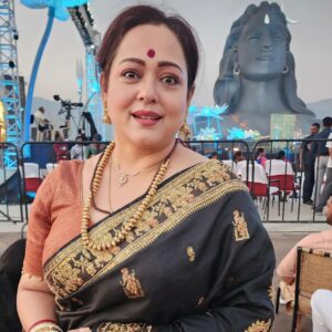 Aparajita Auddy Instagram - মহা শিব রাত্রির শুভেচ্ছা জানাই সকলকে 🙏🙏🙏🙏#ishafoundation #ishayoga#